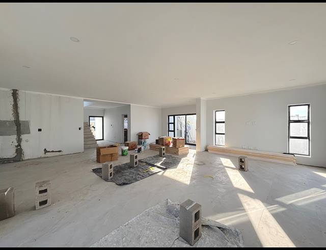 4 BEDROOM HOUSE FOR SALE IN SANDOWN